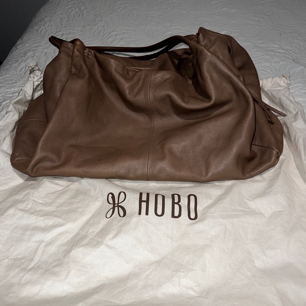 HOBO PRIMA Leather Hobo/Tote bag in Taupe